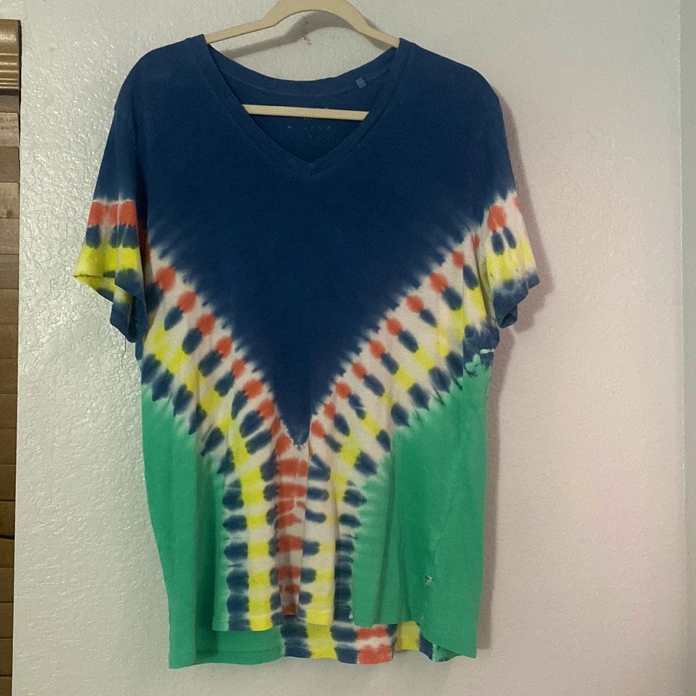 Large tie dye guess shirt